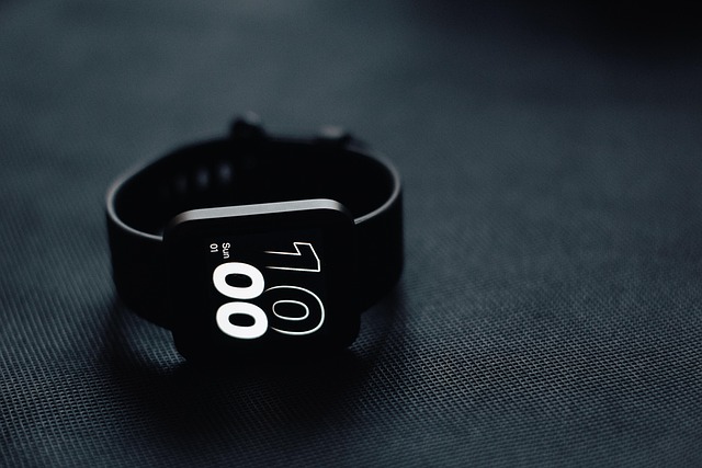 Porównanie smartwatchy: Który model najlepiej wspiera aktywność fizyczną?